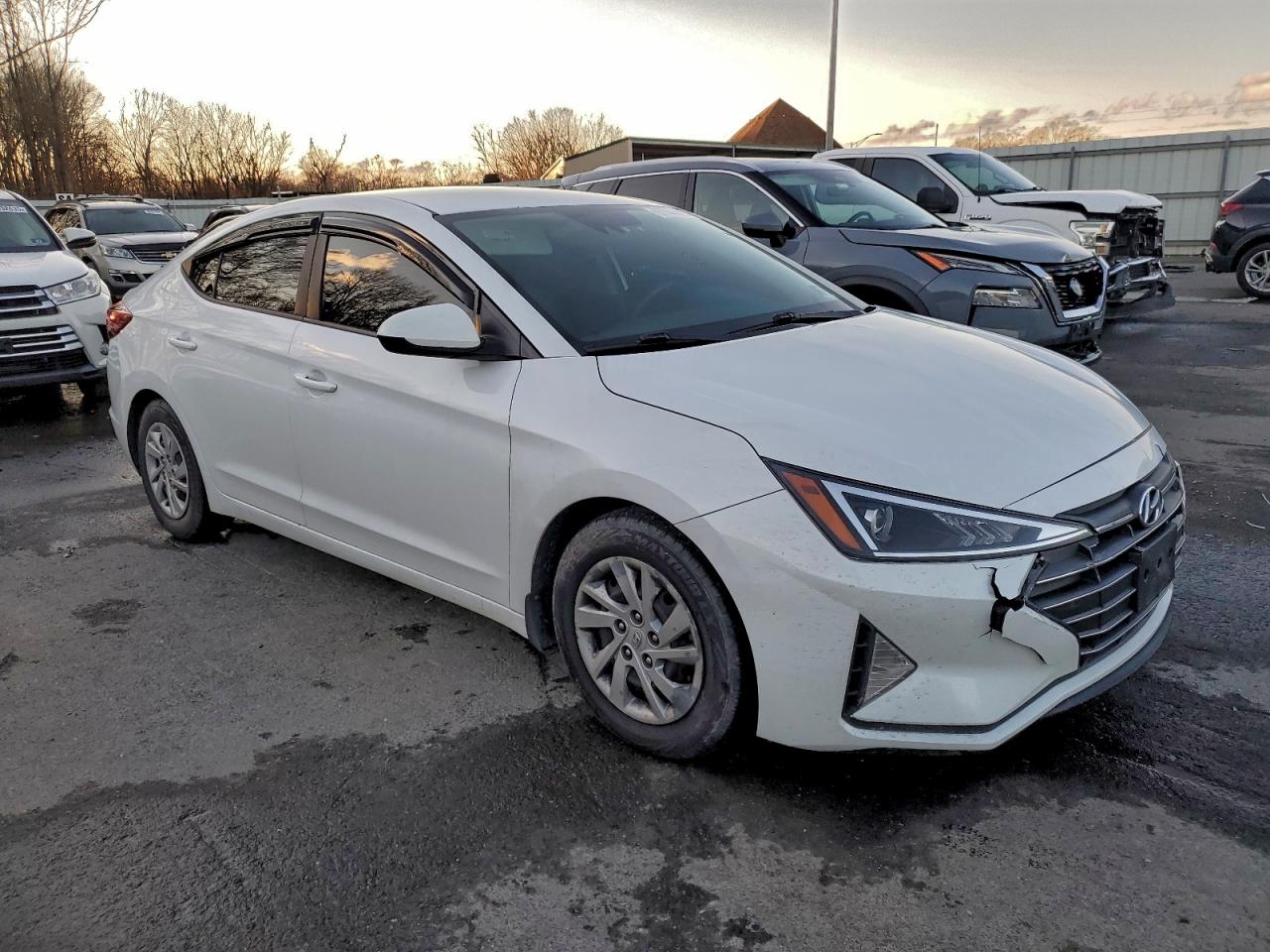 2020 HYUNDAI ELANTRA SE photo 4