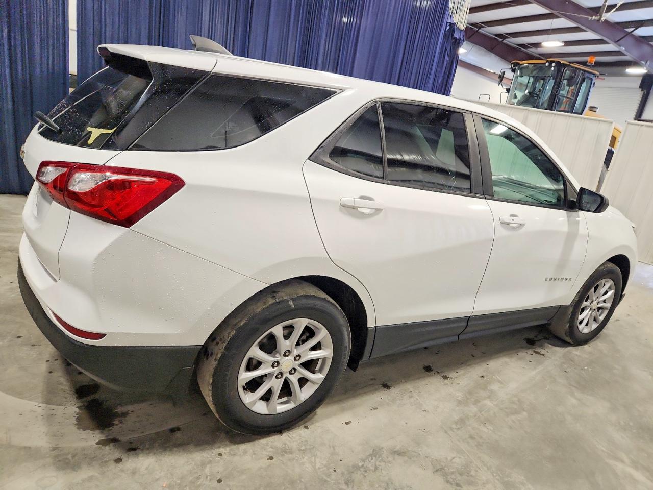 2020 CHEVROLET EQUINOX LS photo 3