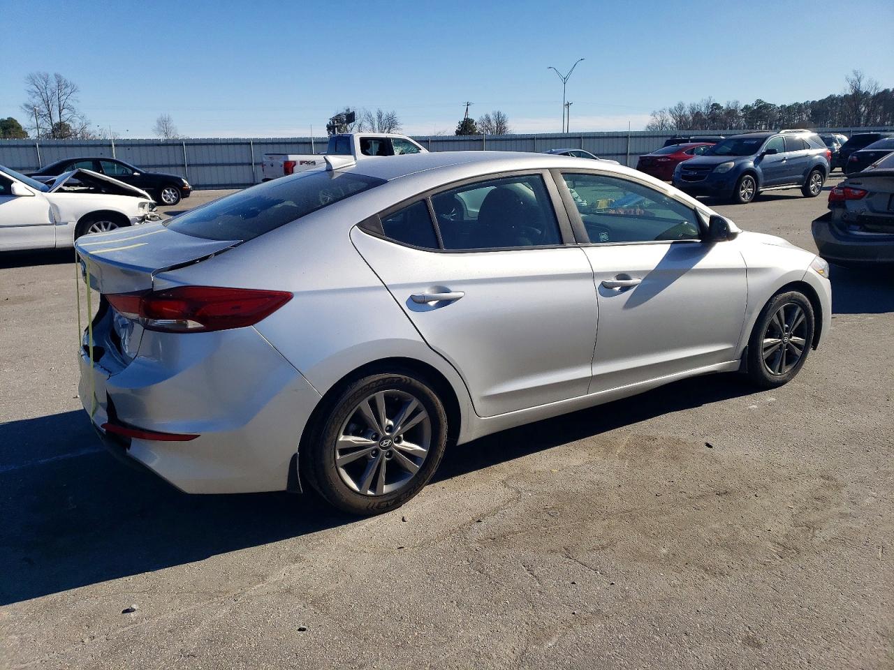 2018 HYUNDAI ELANTRA SEL photo 3