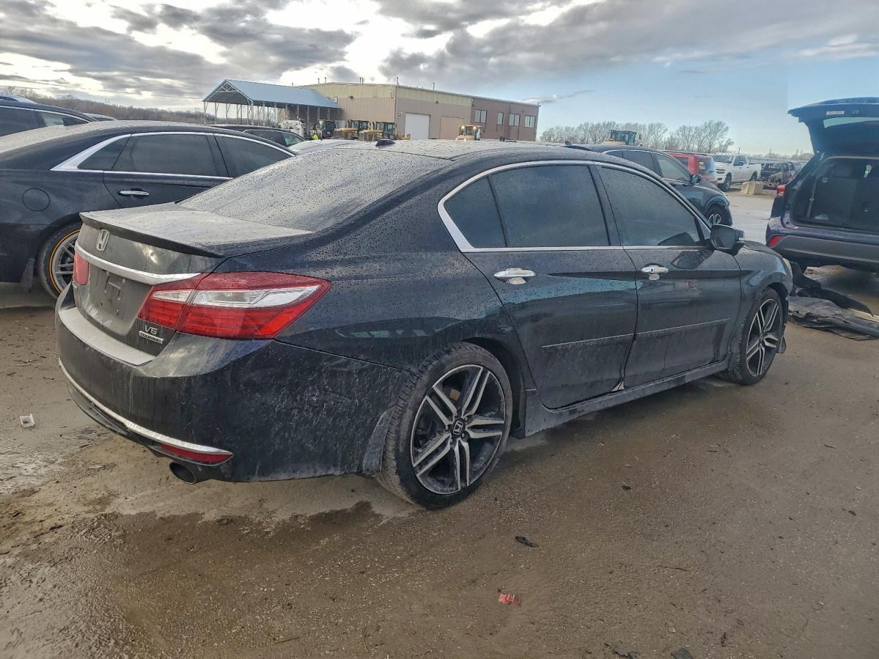 2017 HONDA ACCORD TOURING photo 3