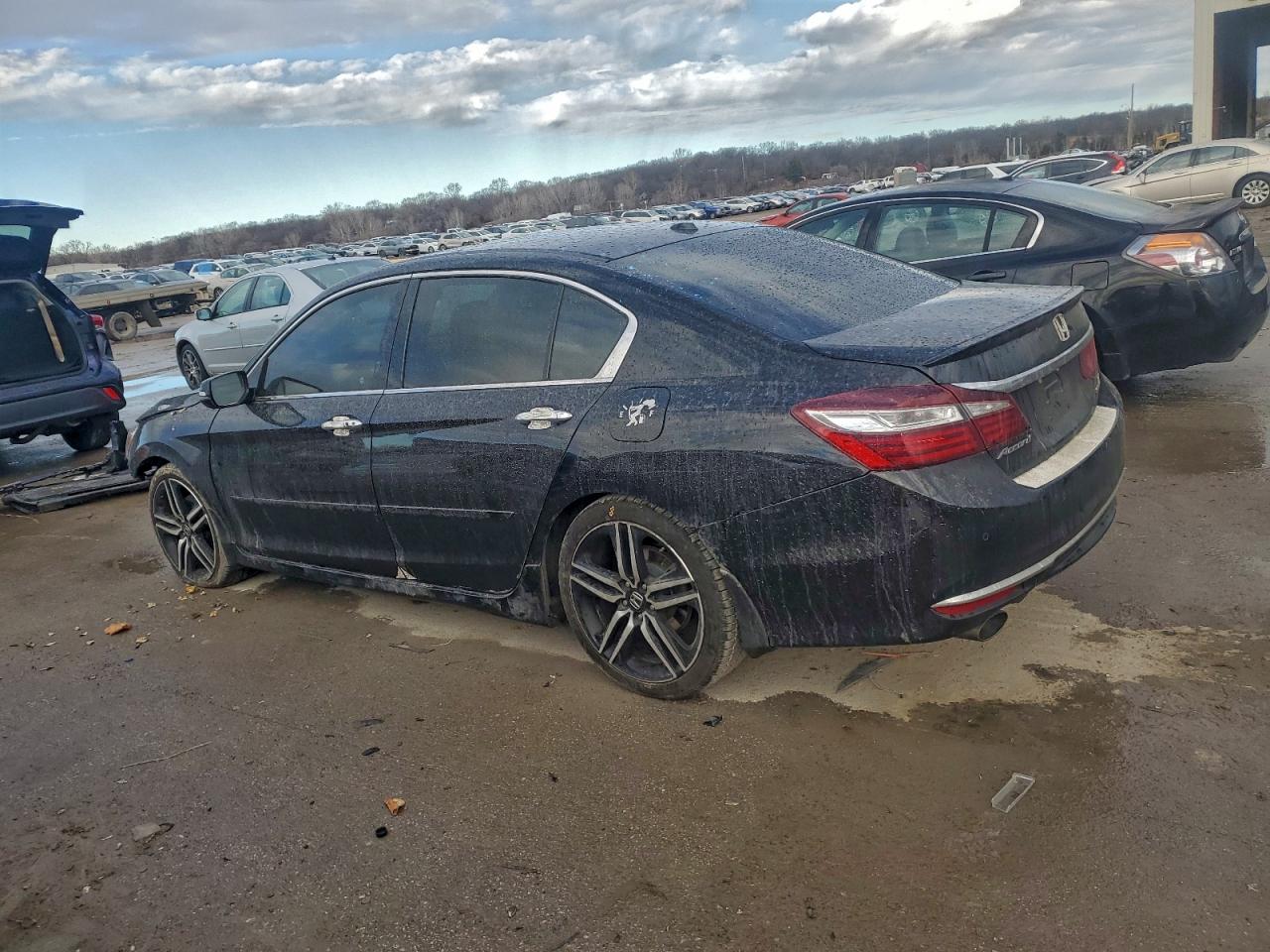 2017 HONDA ACCORD TOURING photo 2