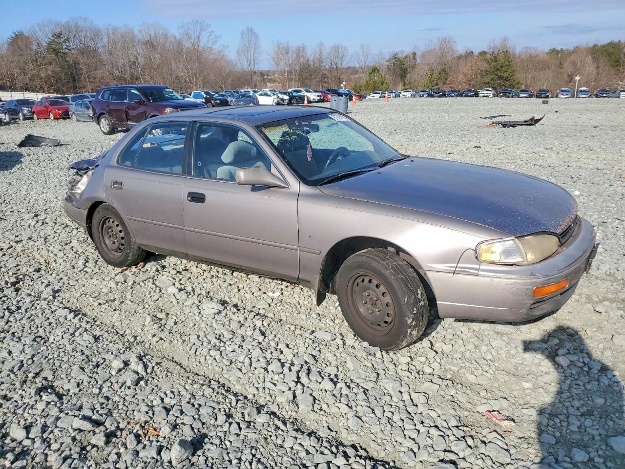 1996 TOYOTA CAMRY DX photo 4