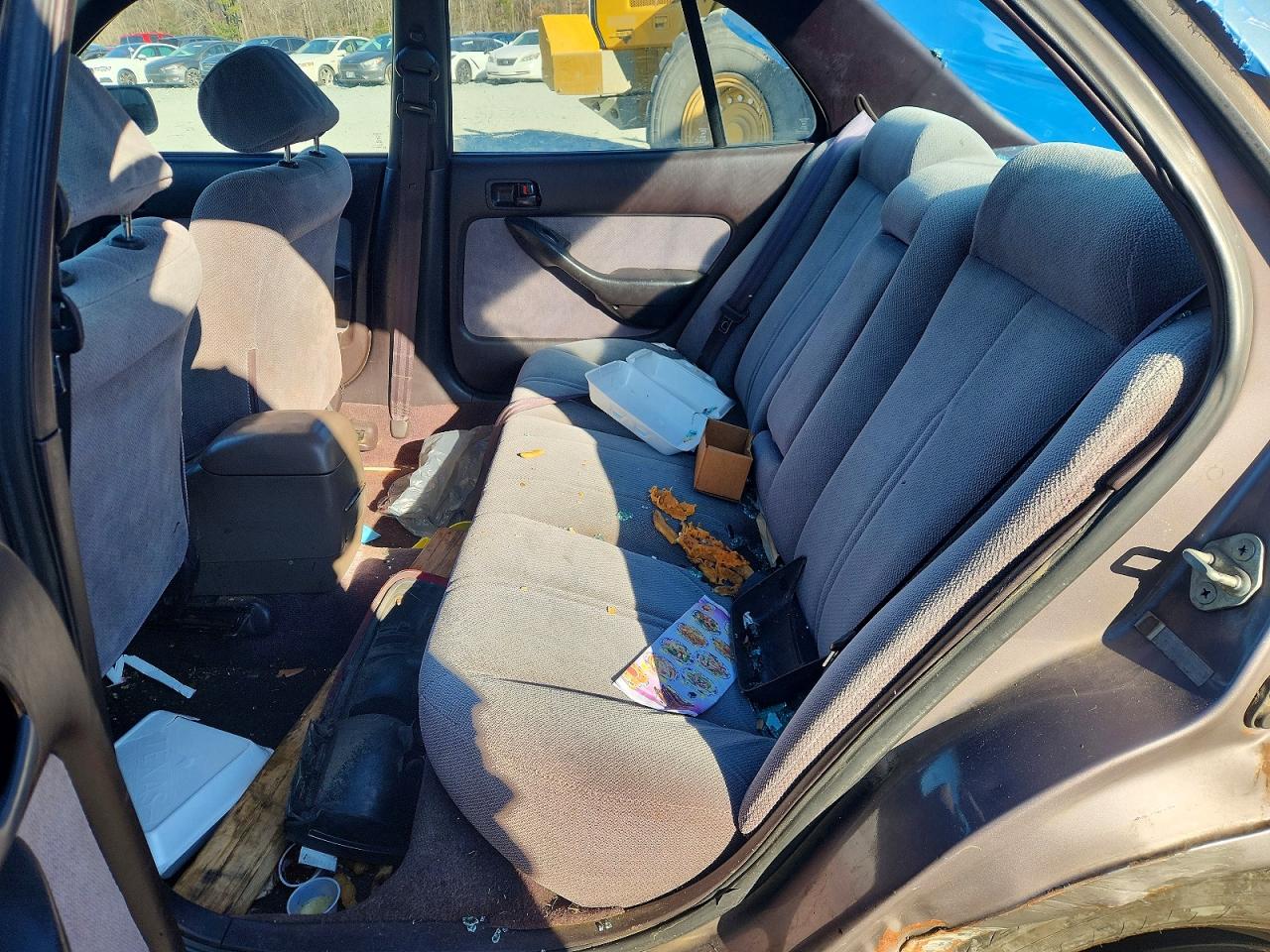 1996 TOYOTA CAMRY DX photo 10