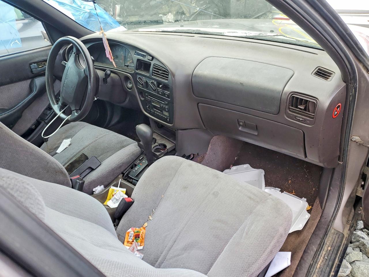 1996 TOYOTA CAMRY DX photo 8