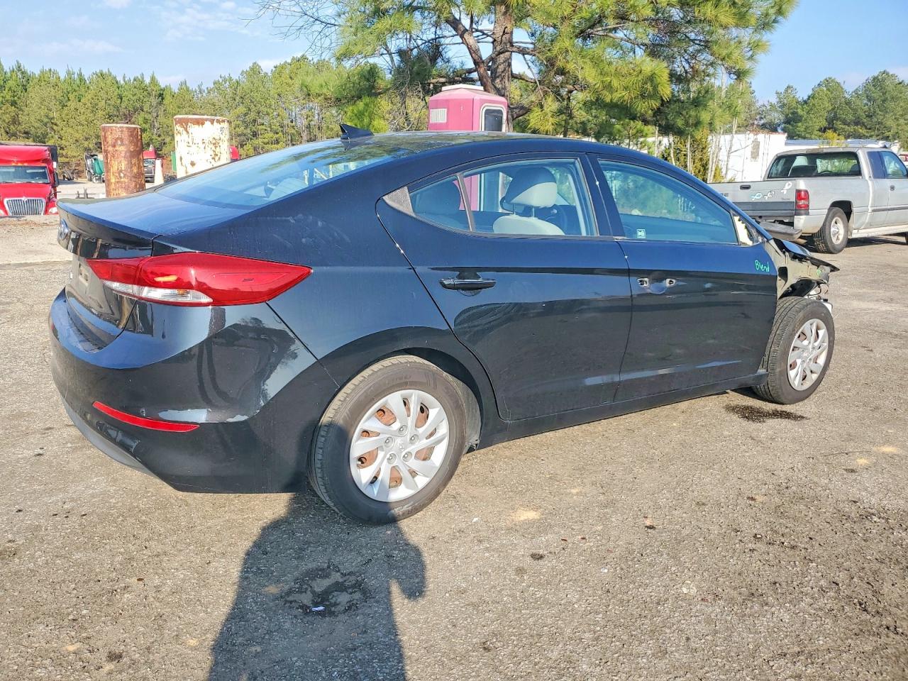 2017 HYUNDAI ELANTRA SE photo 7