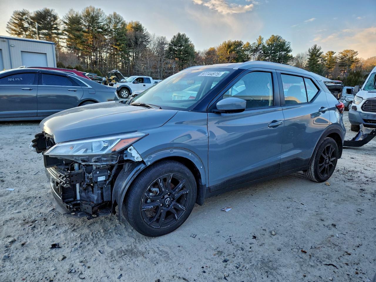 2022 NISSAN KICKS