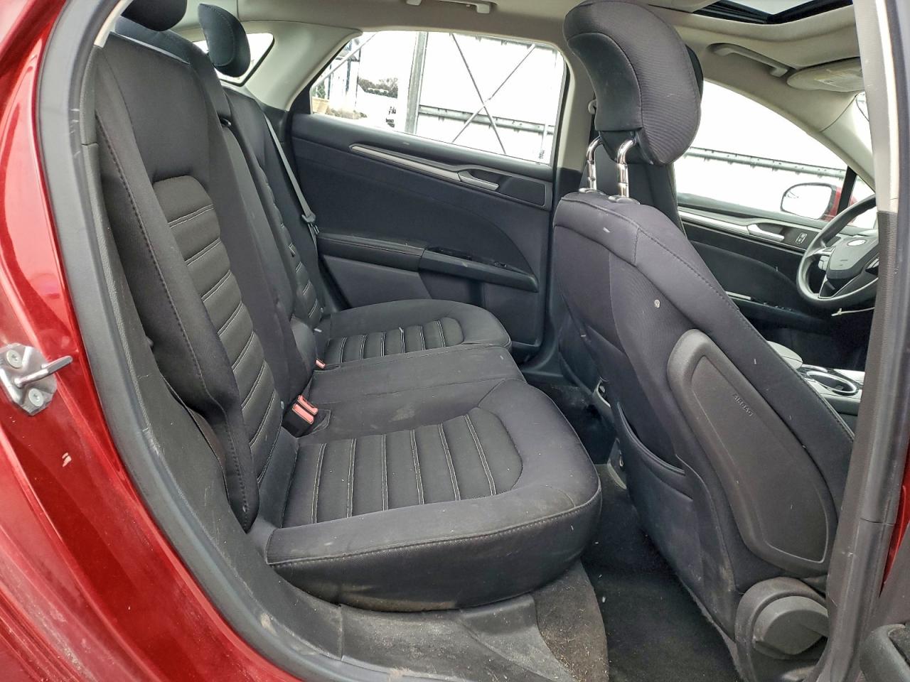 2013 FORD FUSION SE photo 28