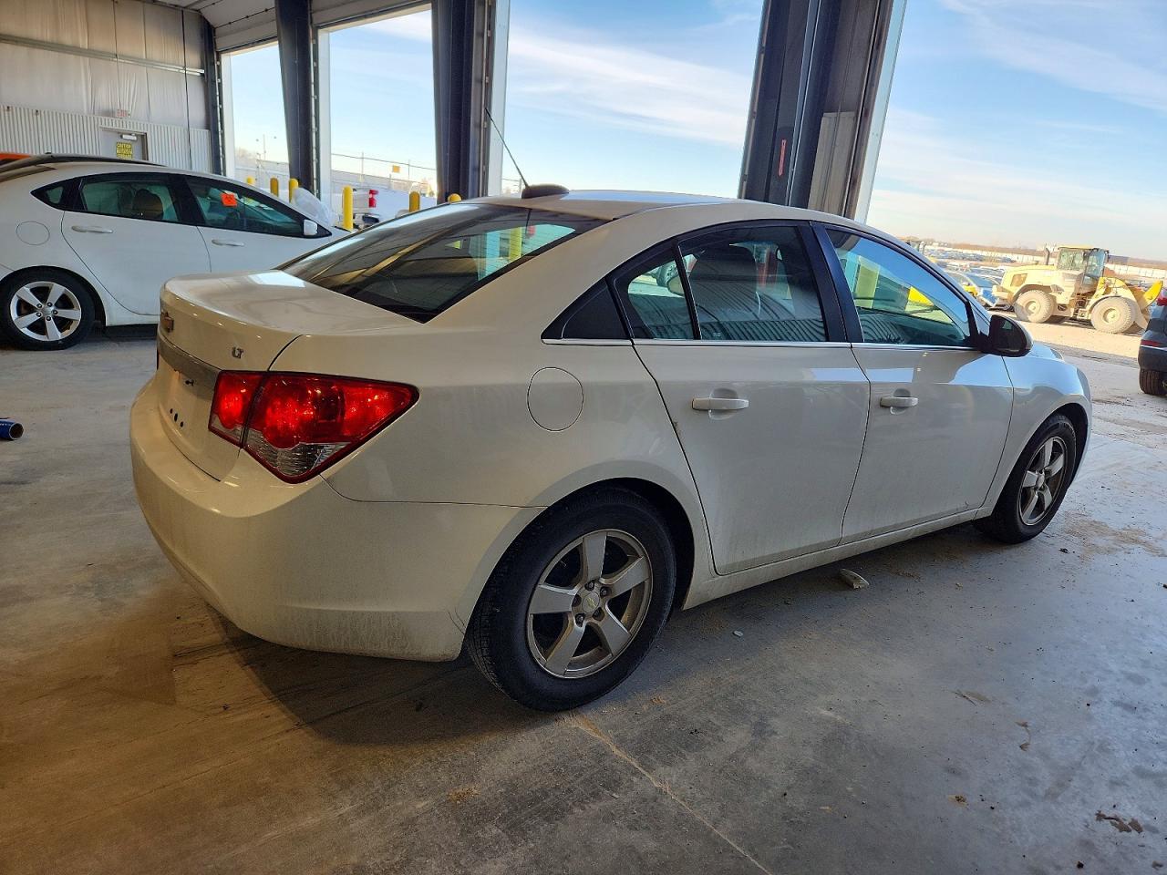 2015 CHEVROLET CRUZE LT photo 3