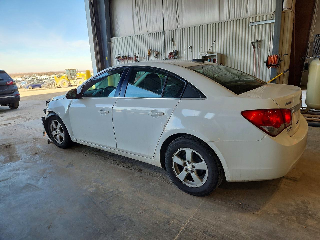 2015 CHEVROLET CRUZE LT photo 2