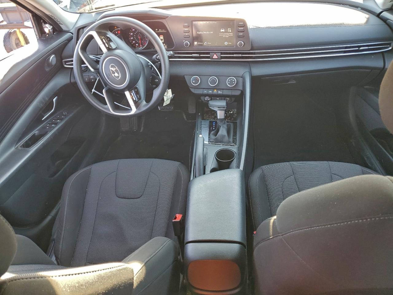 2023 HYUNDAI ELANTRA SE photo 8