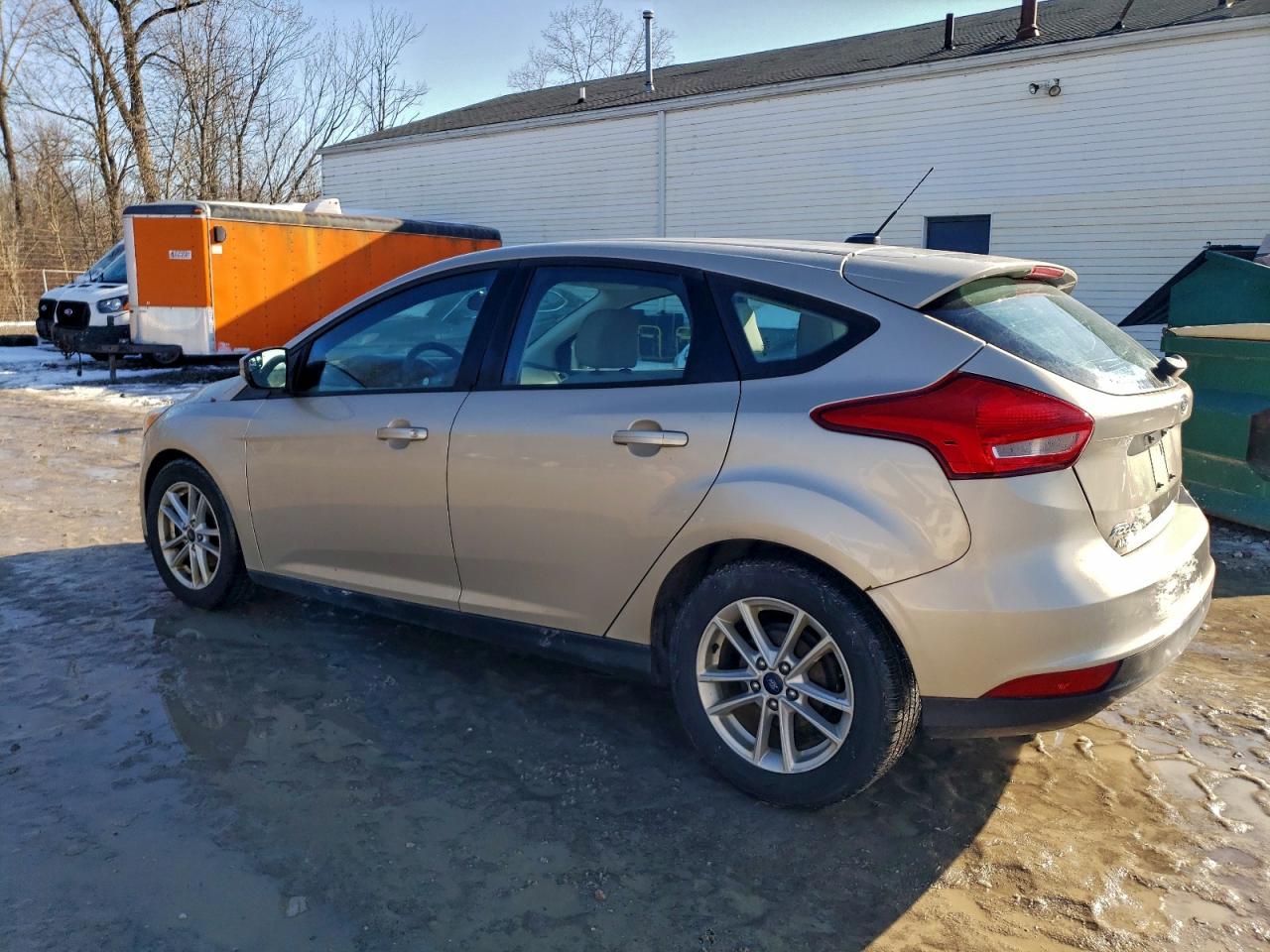 2017 FORD FOCUS SE photo 3