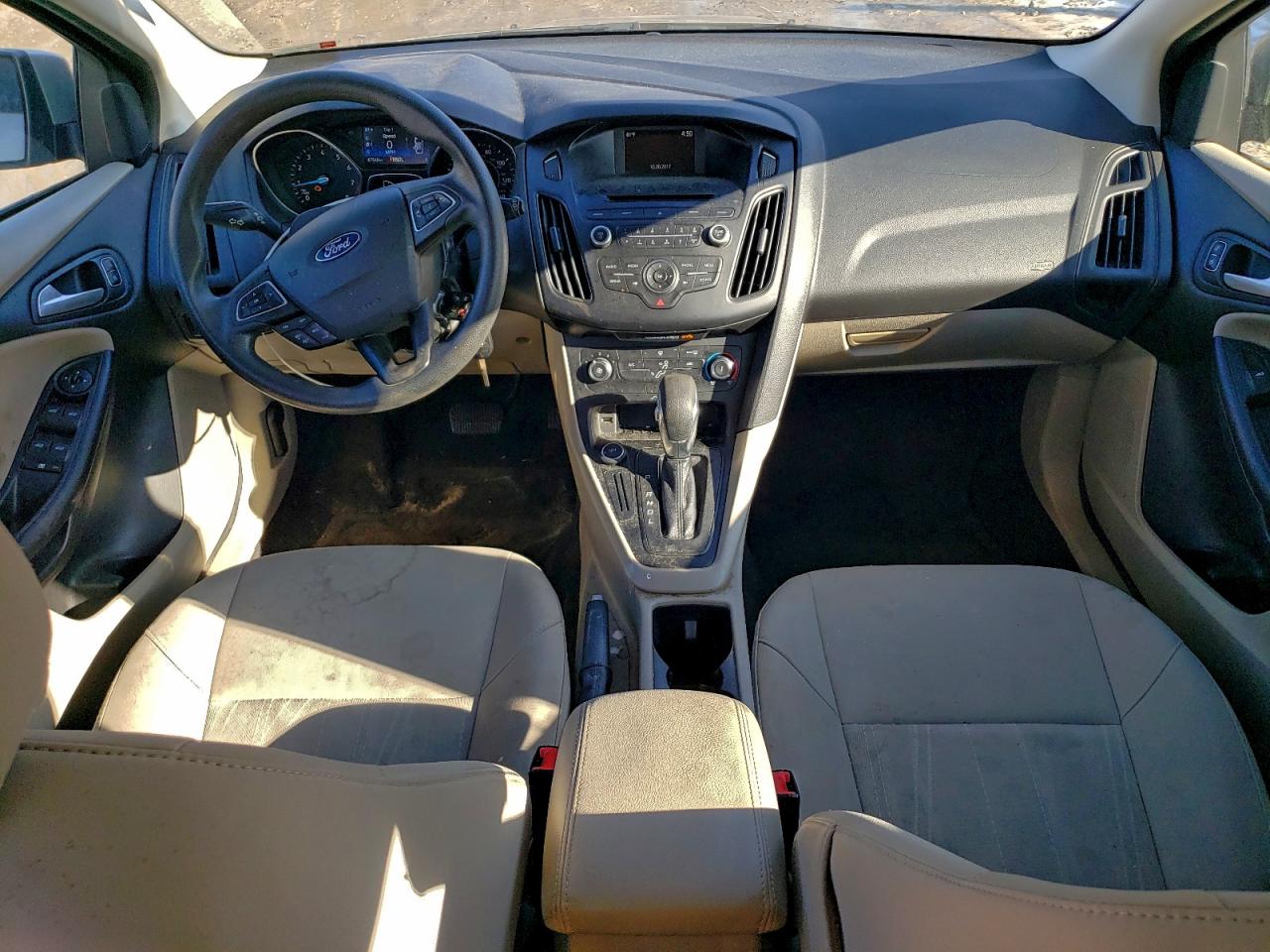 2017 FORD FOCUS SE photo 15