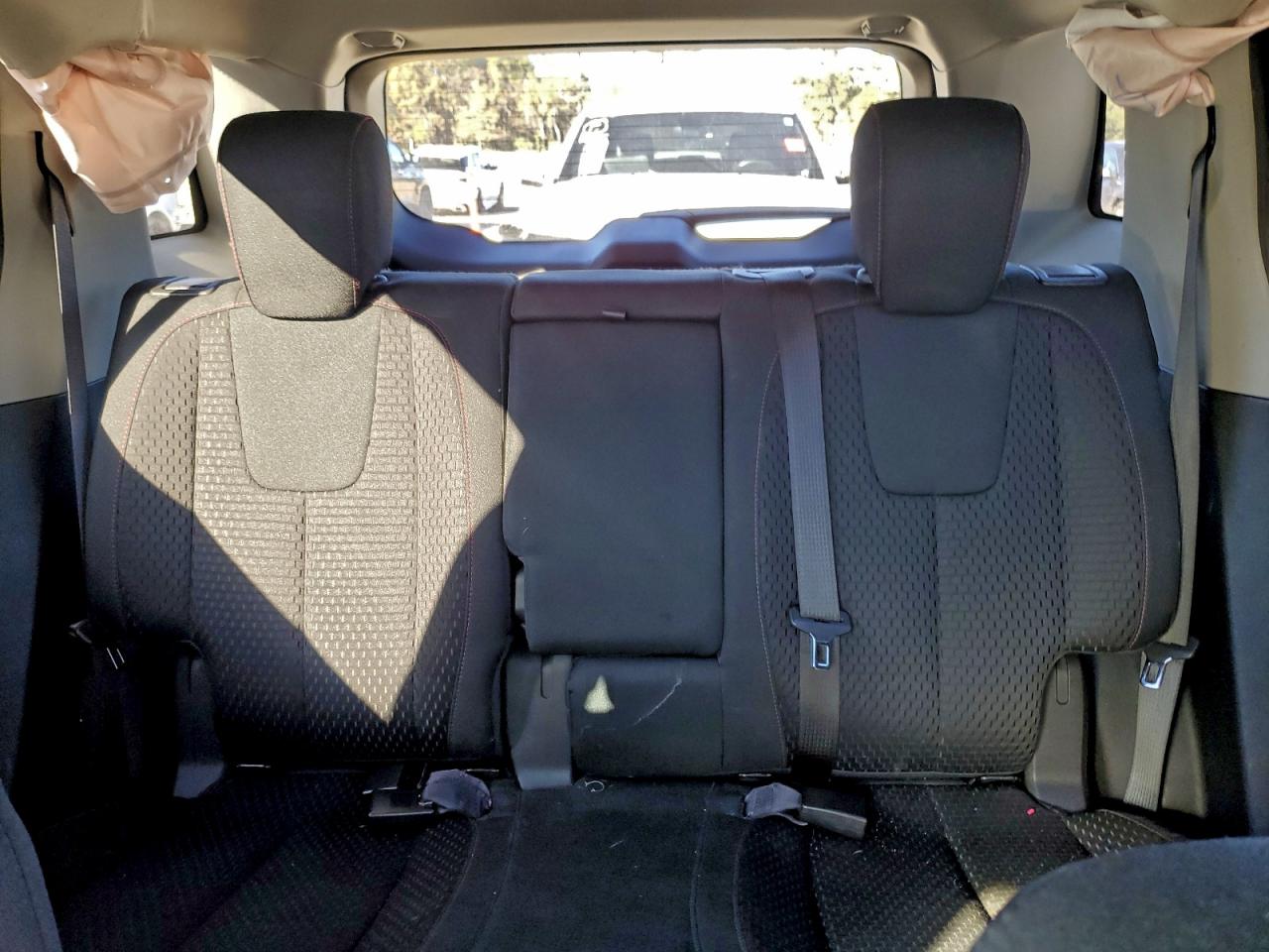 2015 GMC TERRAIN SLE photo 28
