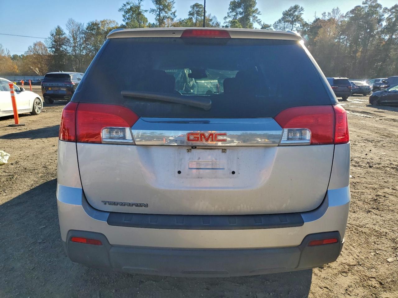 2015 GMC TERRAIN SLE photo 16