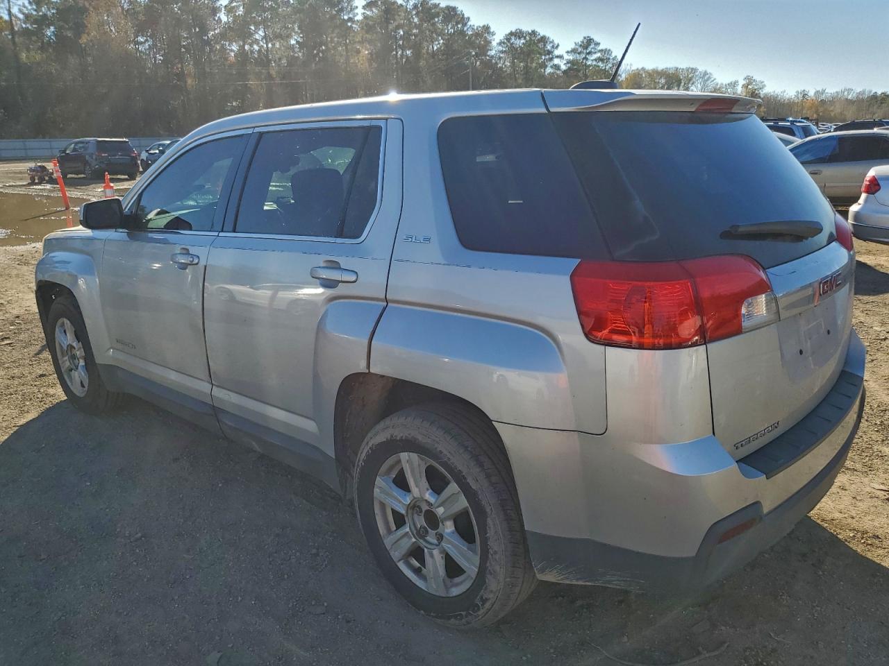 2015 GMC TERRAIN SLE photo 4
