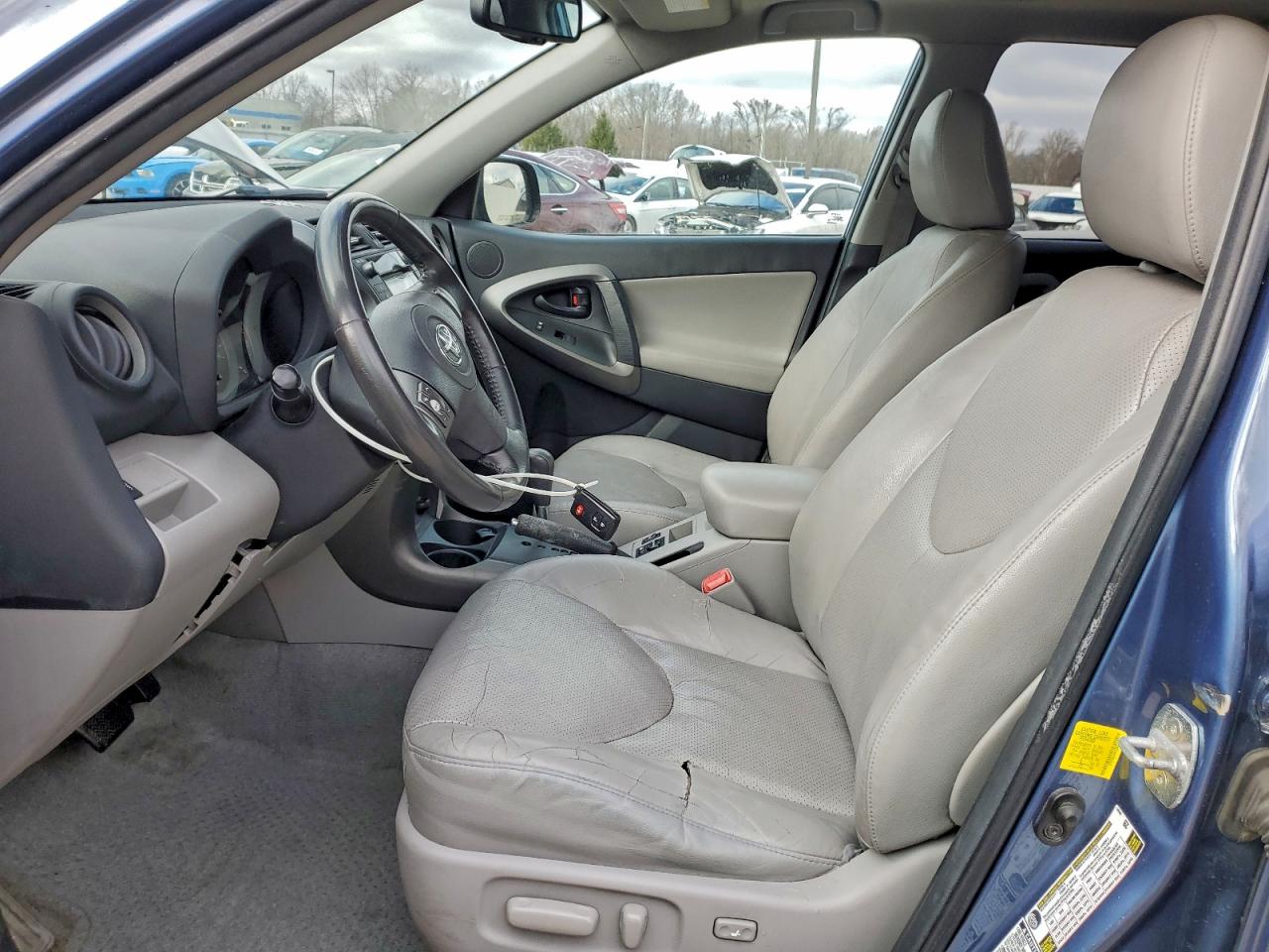 2011 TOYOTA RAV4 LIMITED photo 7