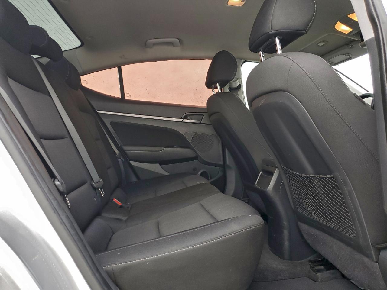 2017 HYUNDAI ELANTRA SE photo 37