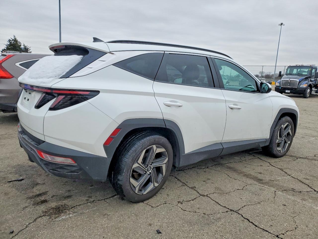 2024 HYUNDAI TUCSON SEL photo 3