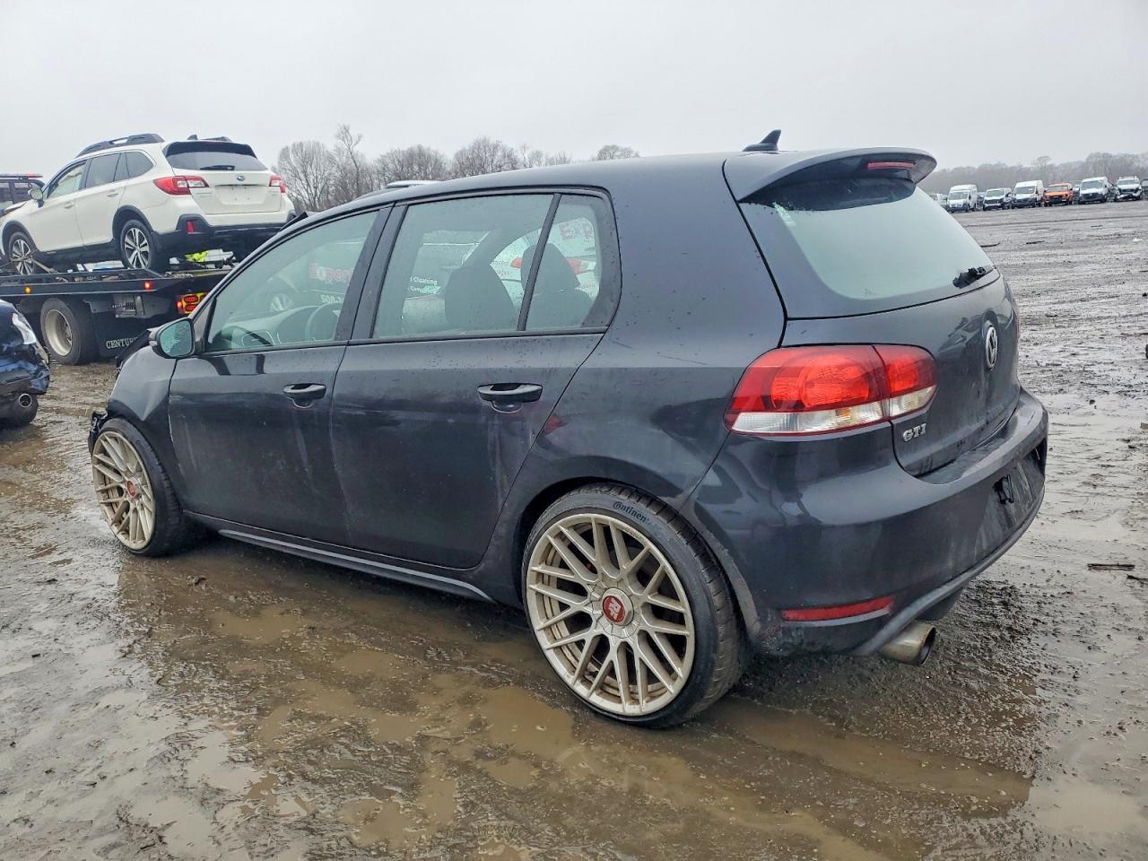 2013 VOLKSWAGEN GTI photo 2