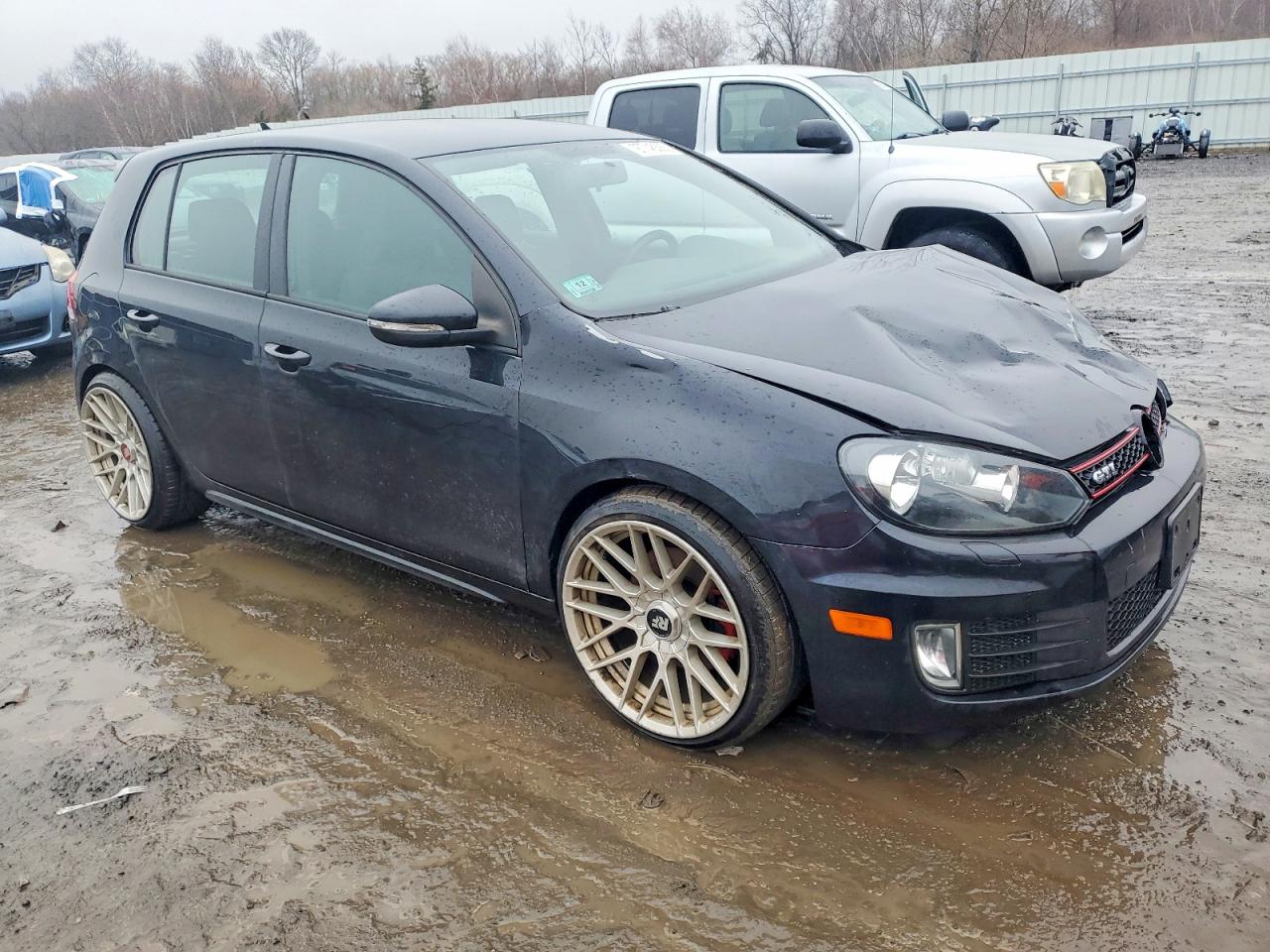 2013 VOLKSWAGEN GTI photo 4