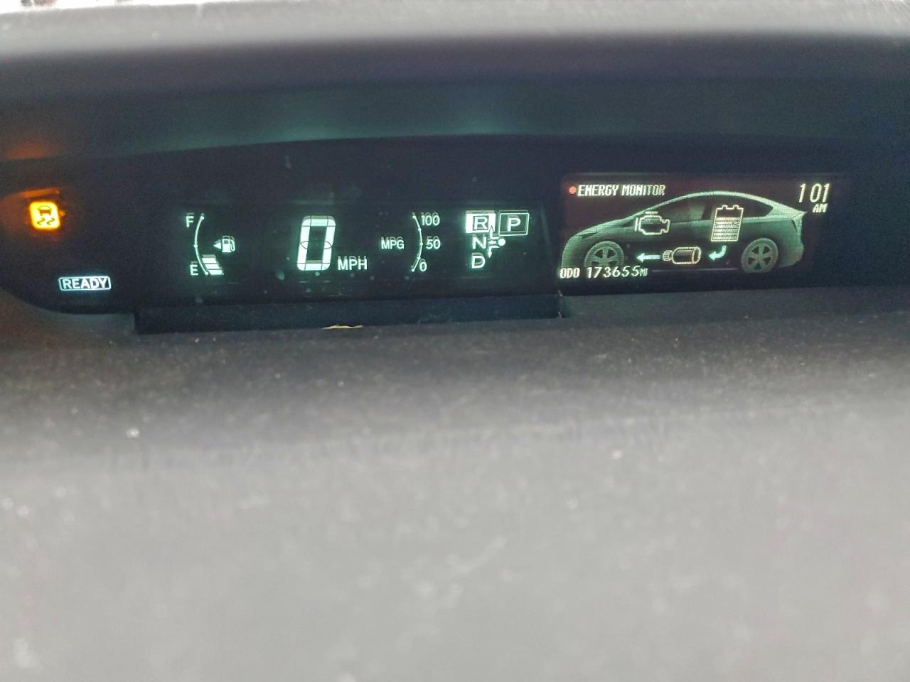 2014 TOYOTA PRIUS photo 9