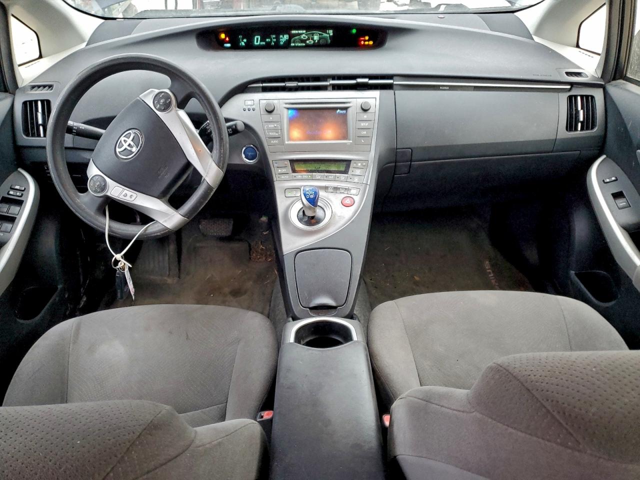 2014 TOYOTA PRIUS photo 8