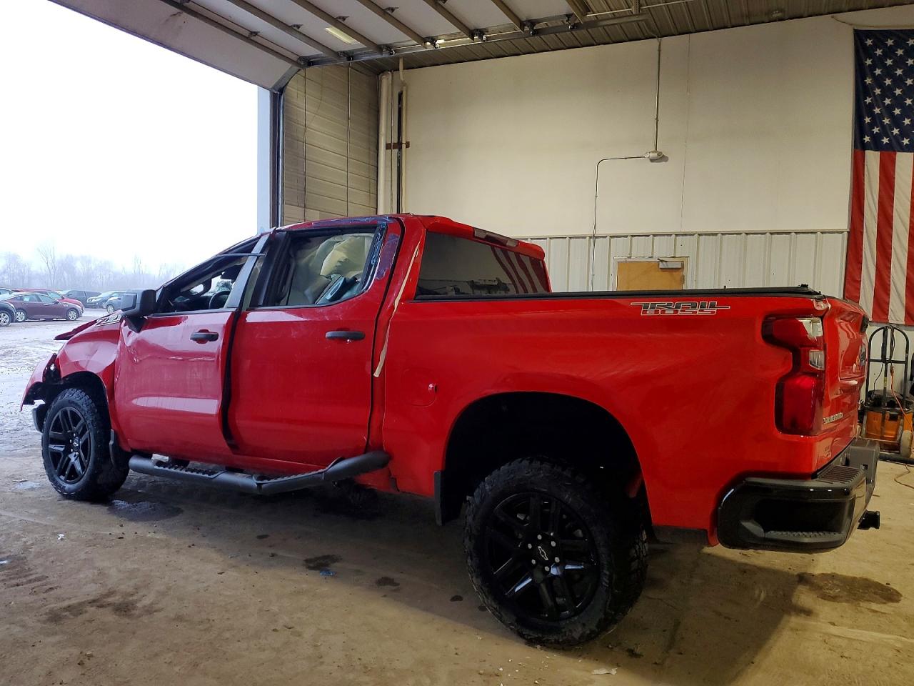 2024 CHEVROLET SILVERADO K1500 TRAIL BOSS CUSTOM photo 2