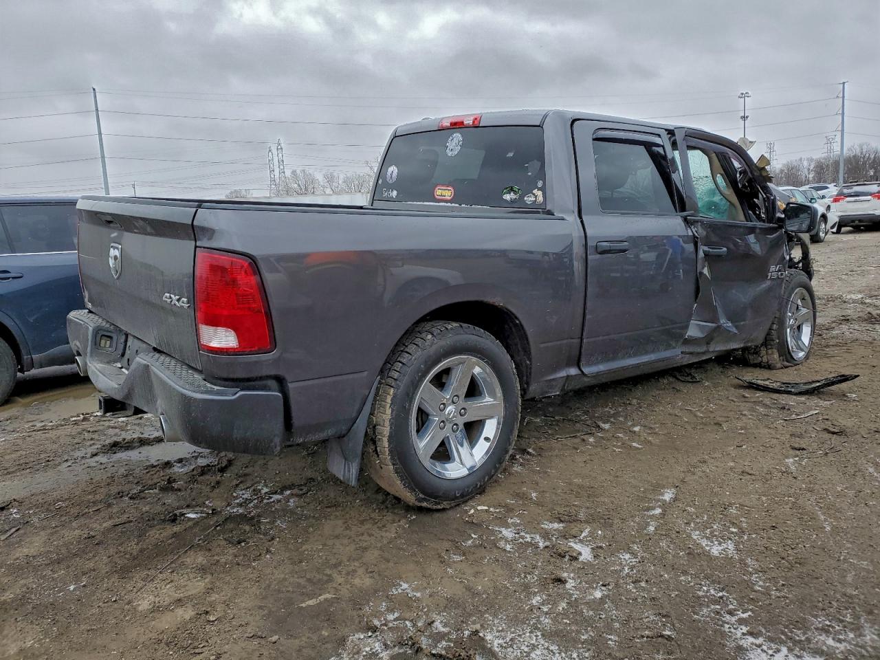2014 RAM 1500 ST photo 7