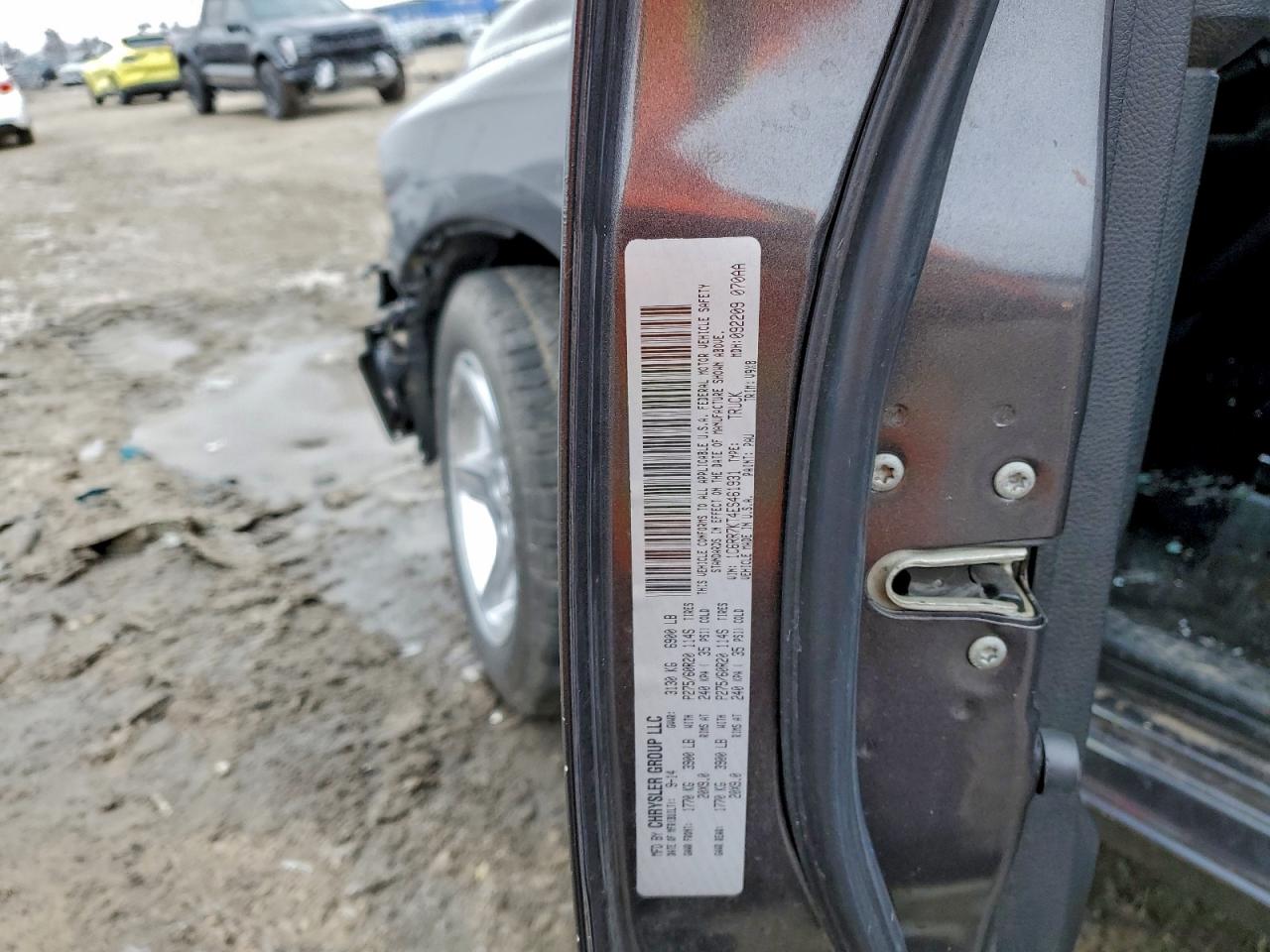 2014 RAM 1500 ST photo 34