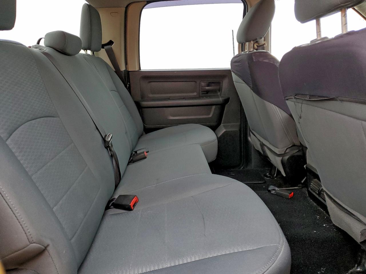 2014 RAM 1500 ST photo 28