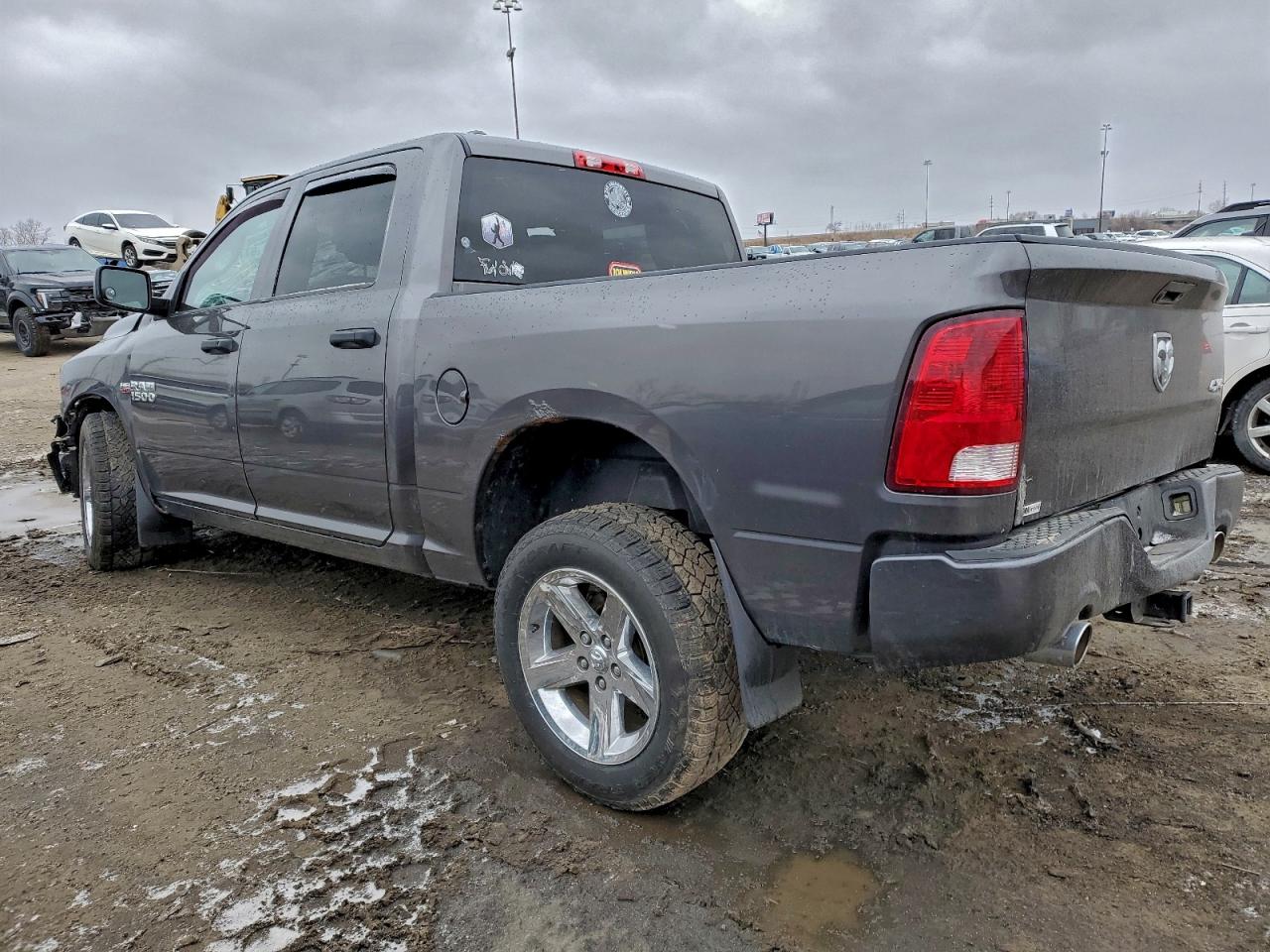 2014 RAM 1500 ST photo 4