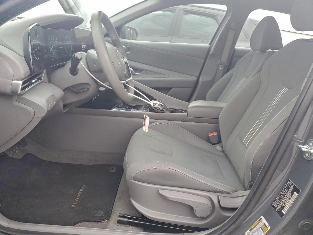 2024 HYUNDAI ELANTRA BLUE photo 13