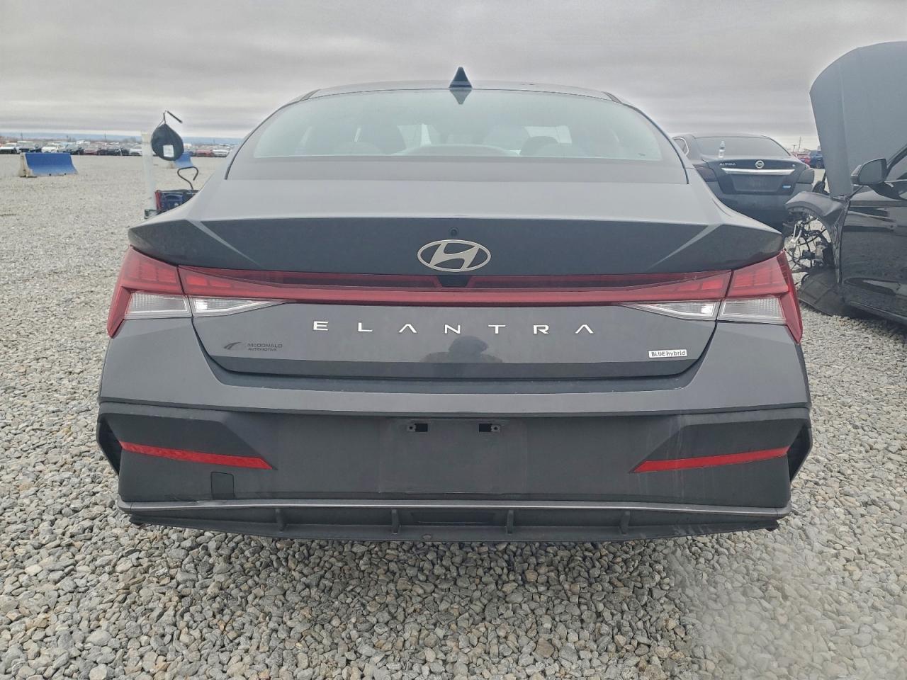 2024 HYUNDAI ELANTRA BLUE photo 11