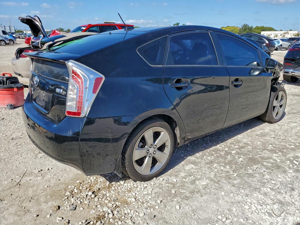 2013 TOYOTA PRIUS photo 5
