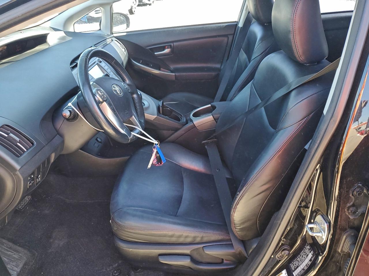 2013 TOYOTA PRIUS photo 13