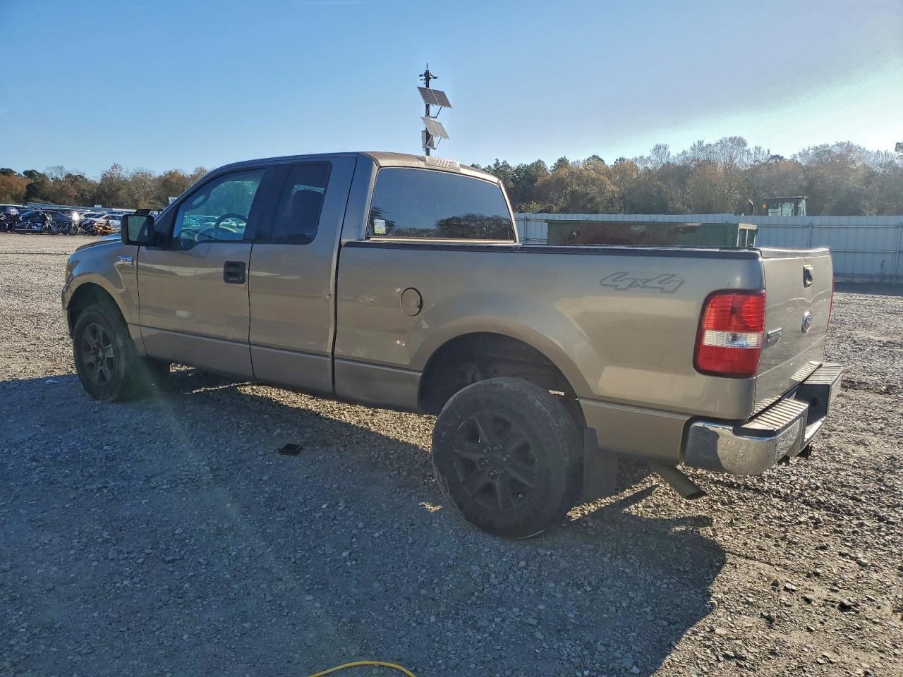 2004 FORD F150 photo 2