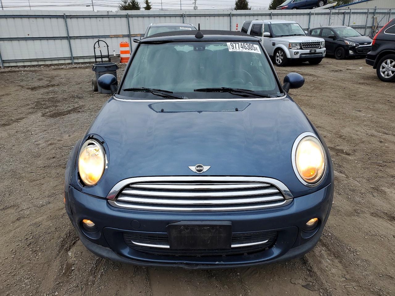 2011 MINI COOPER photo 9