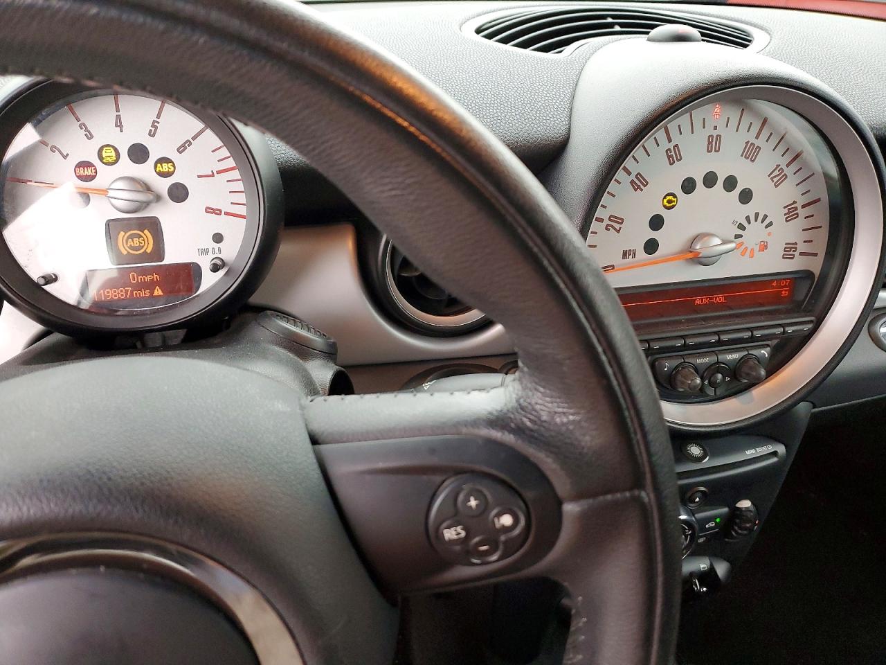 2011 MINI COOPER photo 17