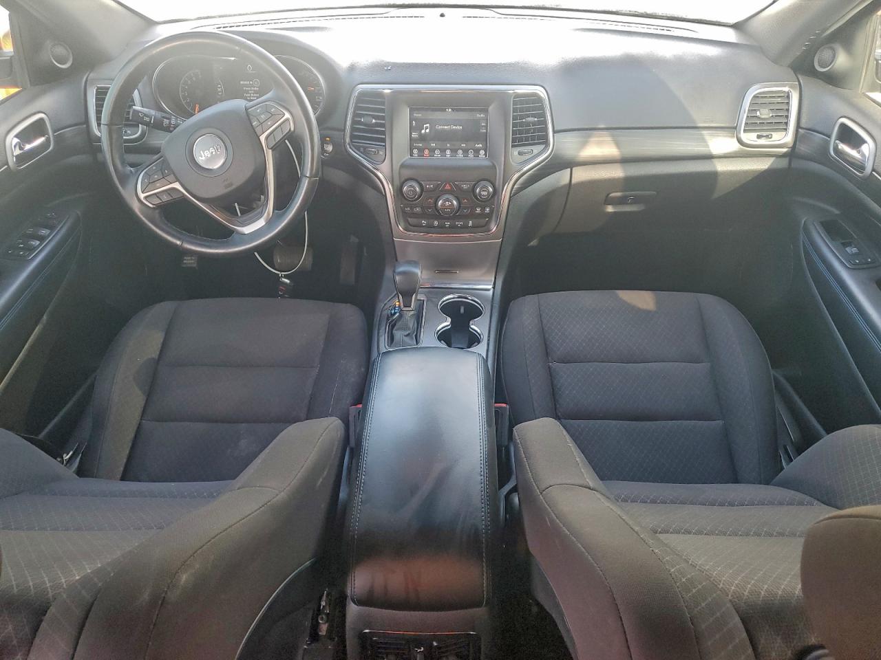 2020 JEEP GRAND CHEROKEE LAREDO photo 8