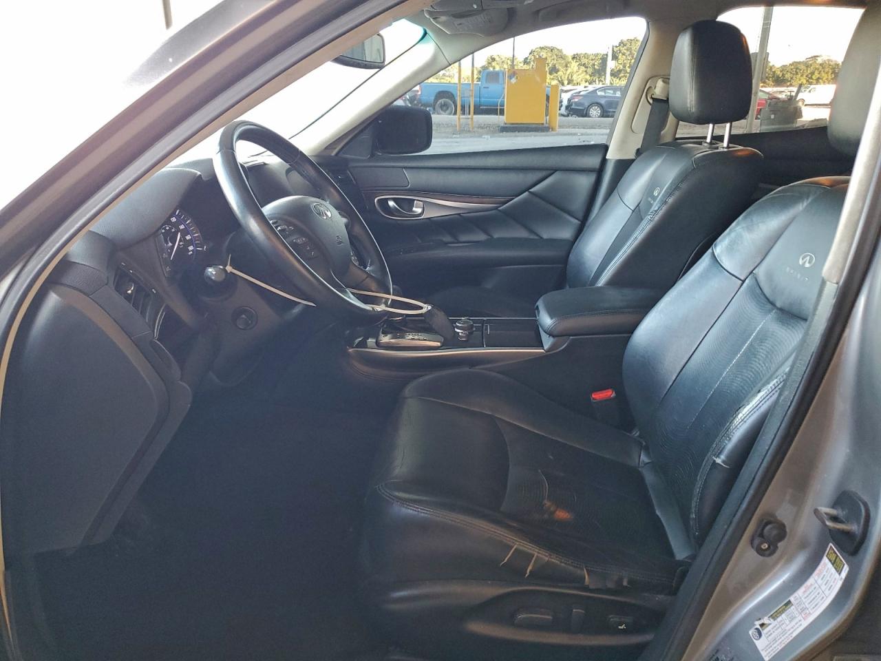 2013 INFINITI M37 photo 7