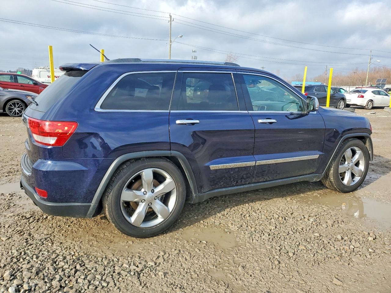 2012 JEEP GRAND CHEROKEE OVERLAND photo 3