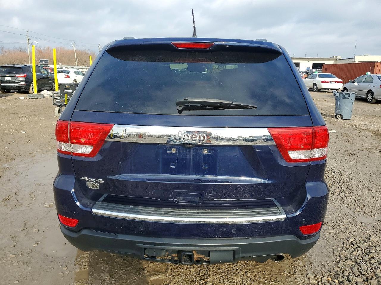 2012 JEEP GRAND CHEROKEE OVERLAND photo 6