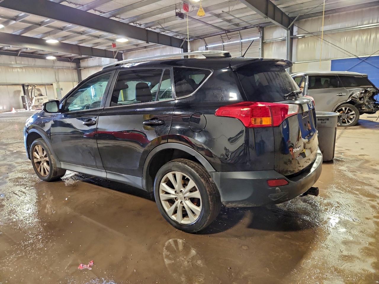 2014 TOYOTA RAV4 LIMITED photo 2