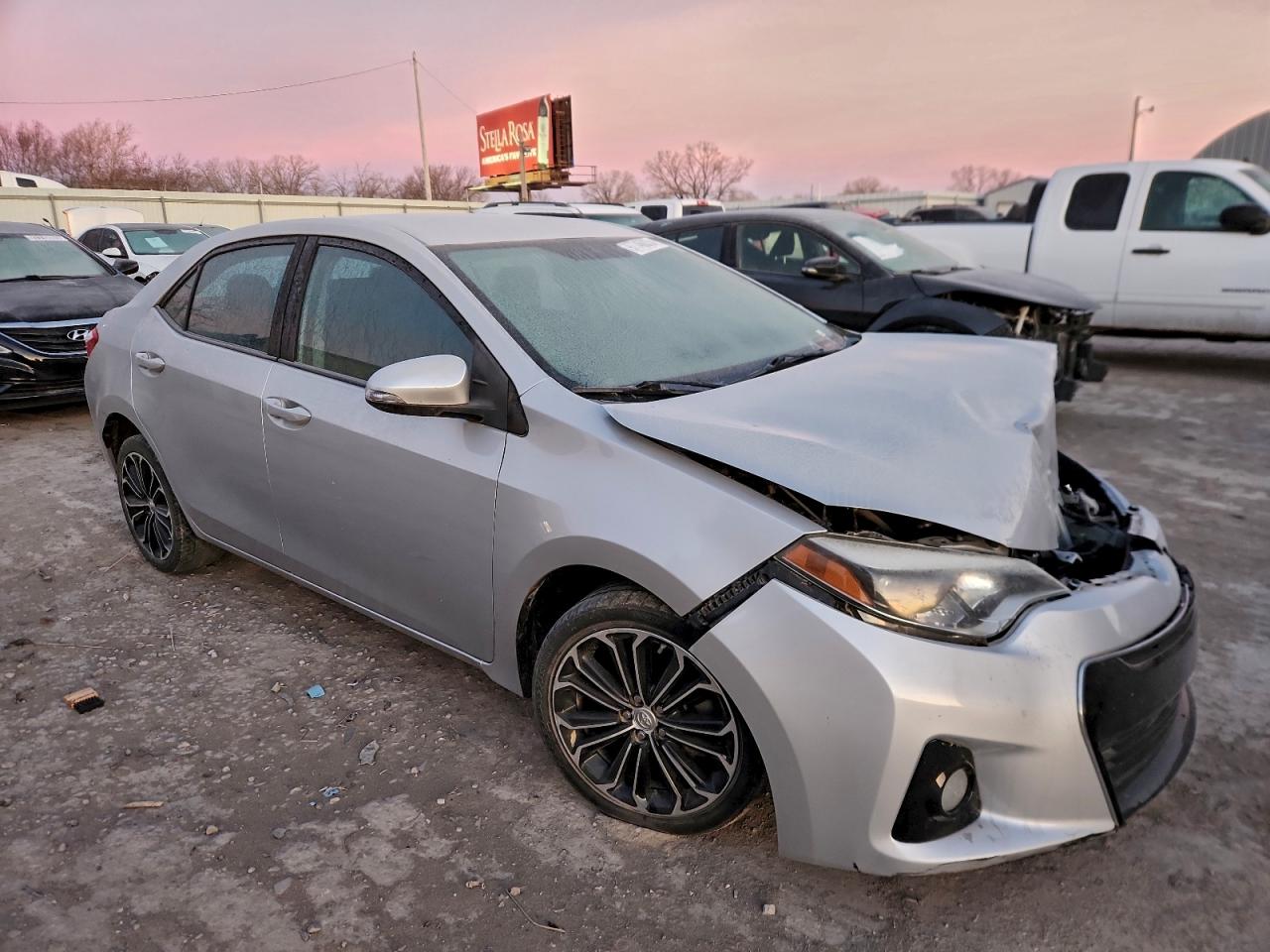 2016 TOYOTA COROLLA L photo 4