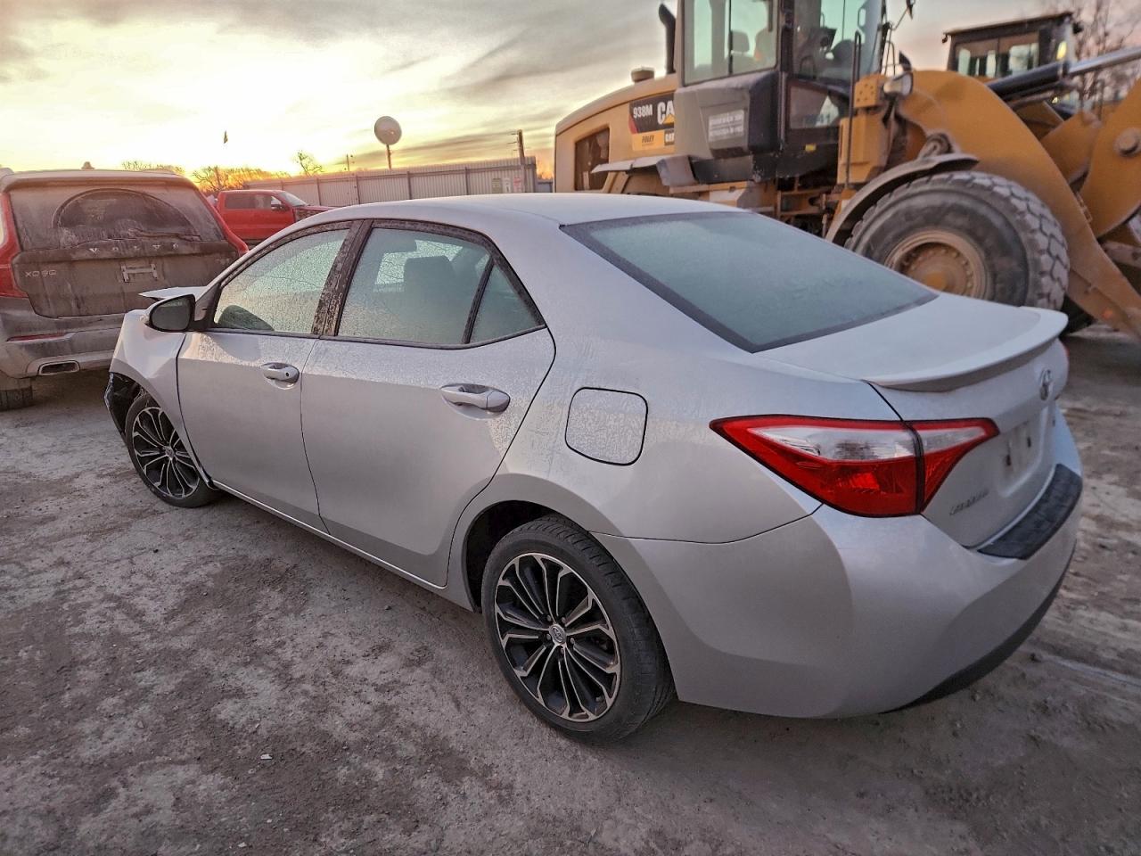2016 TOYOTA COROLLA L photo 2