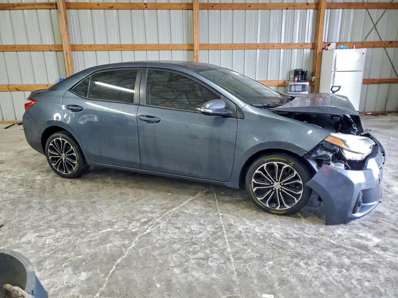 2015 TOYOTA COROLLA L photo 4