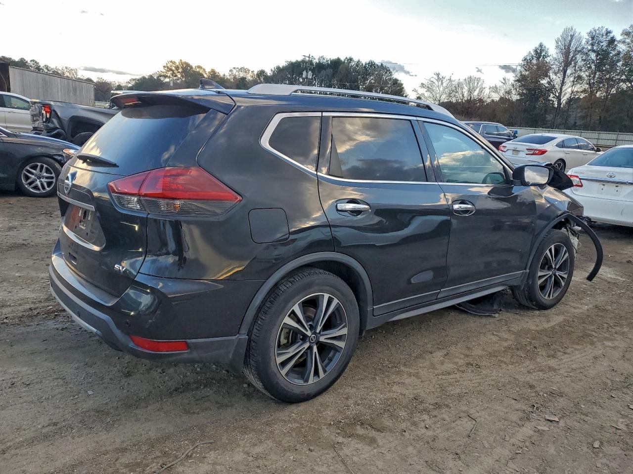 2020 NISSAN ROGUE S photo 3