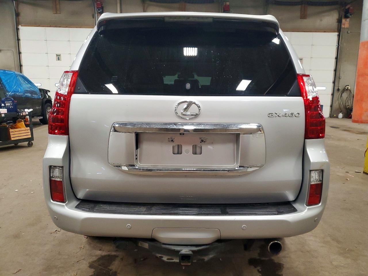 2011 LEXUS GX 460 photo 11