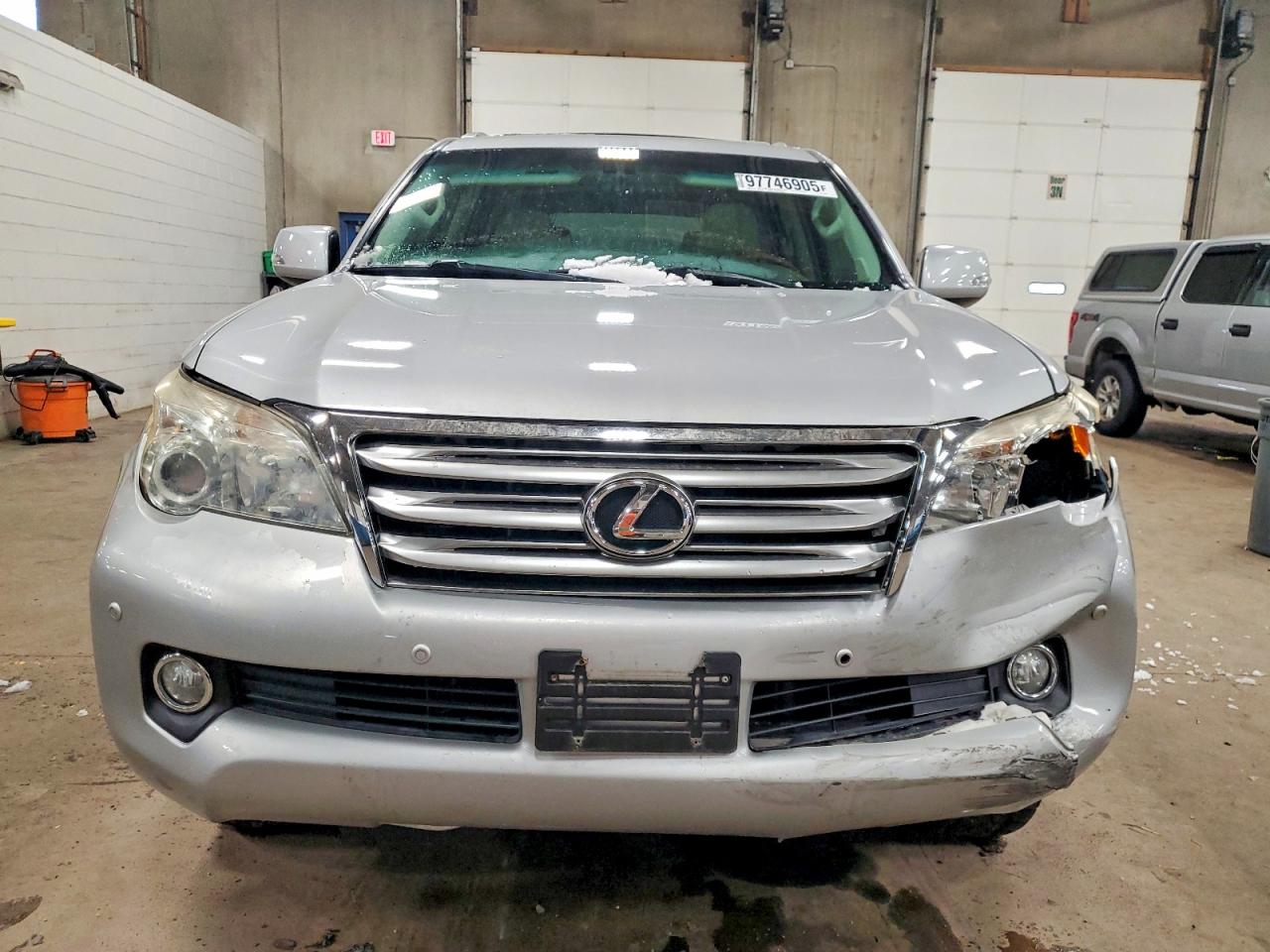 2011 LEXUS GX 460 photo 9