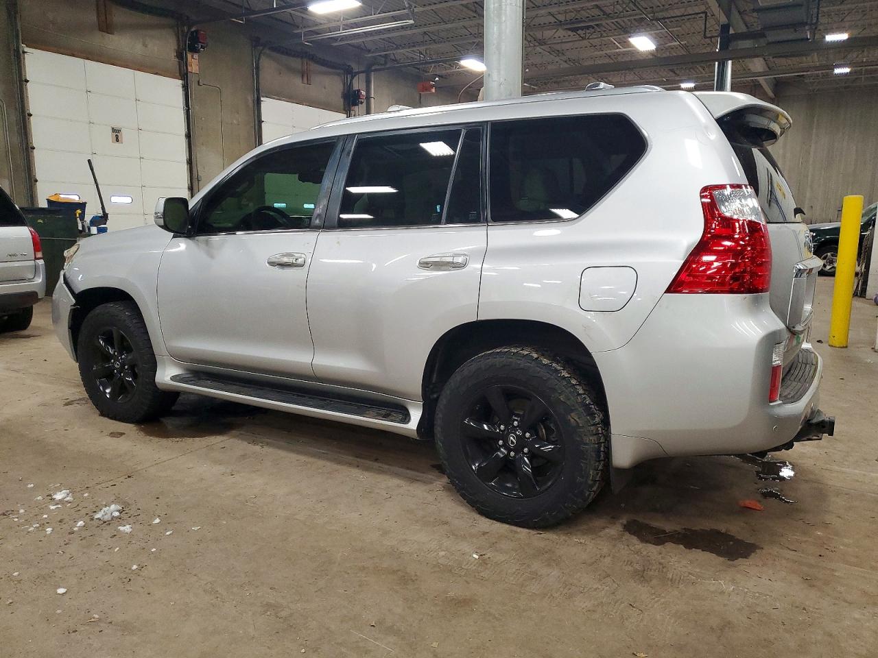 2011 LEXUS GX 460 photo 3